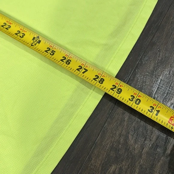 Lululemon Men's Neon Yellow Sleeveless Running Shirt Size M/L - Picture 6 of 7